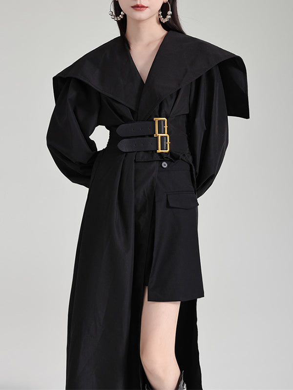 Robe longue noire plissée asymétrique à revers et ceinture moderne 