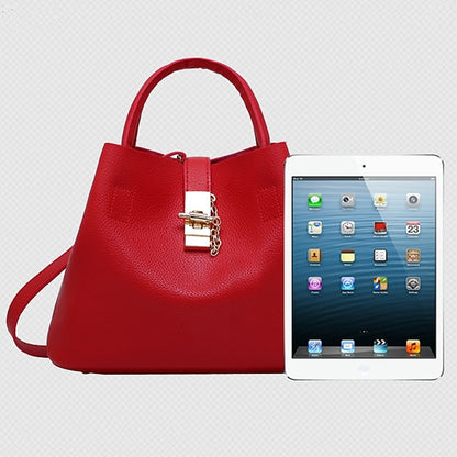 Chaîne pour femme en or rouge avec cadenas en cuir et similicuir