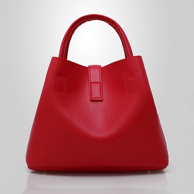Chaîne pour femme en or rouge avec cadenas en cuir et similicuir