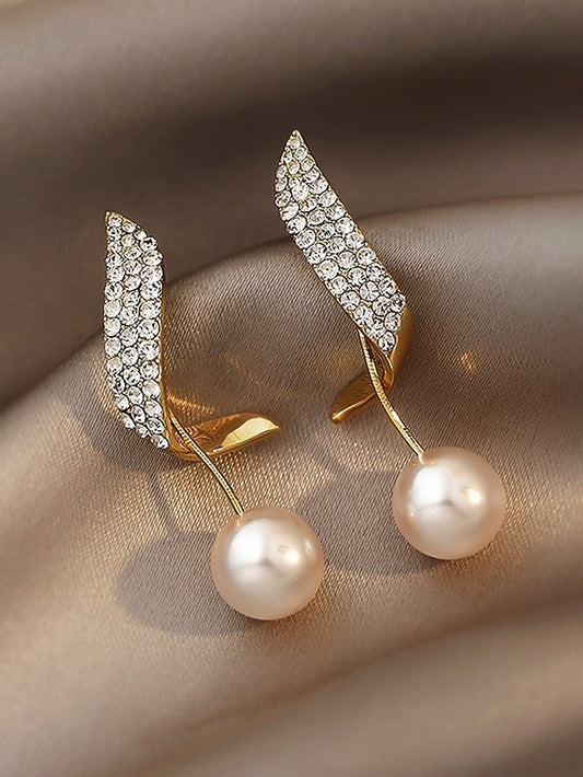 Earrings with – Pearl Gold-Plated Detailing Elegant Crystal