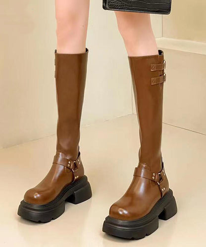 Bottes longues marron avec de belles coutures