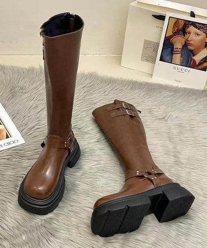 Bottes longues marron avec de belles coutures