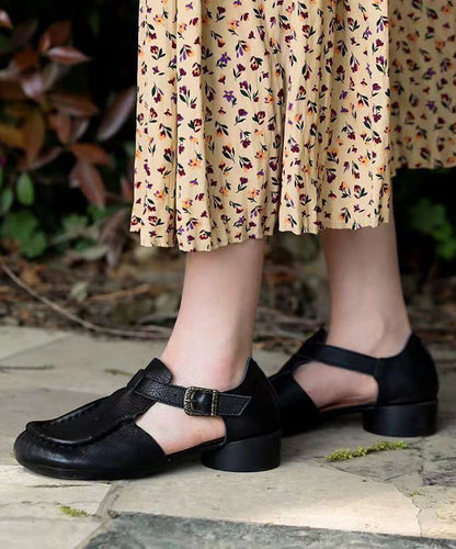 Sandales marron en cuir de vachette épais avec boucle et boucle rétro