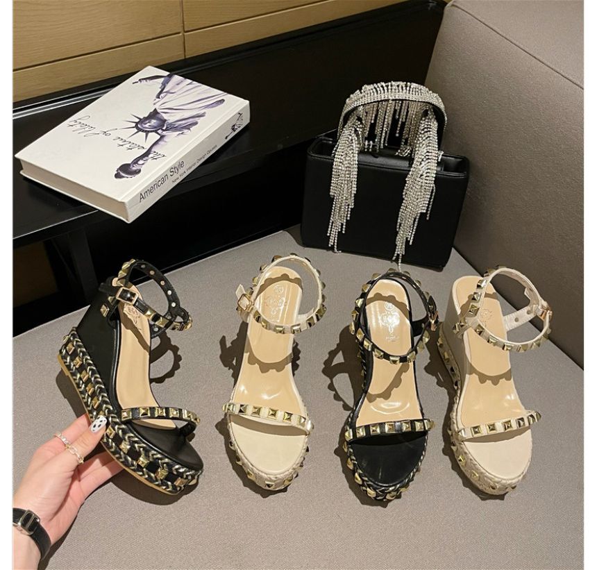 Studded Platform Wedge-Heel Sandals AE1060