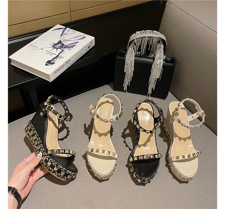 Studded Platform Wedge-Heel Sandals AE1060