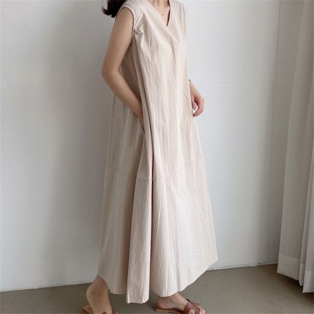 Sleeveless V-Neck Button-Up Maxi Dress AO6028