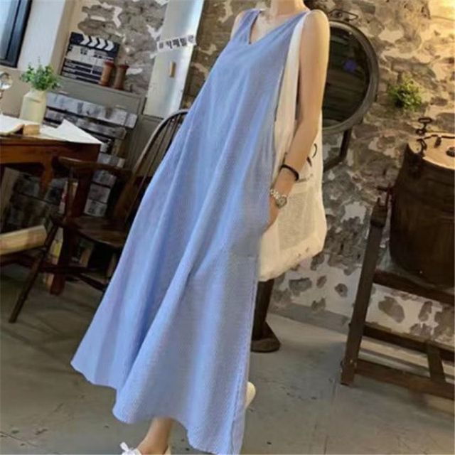 Sleeveless V-Neck Plain Midi Smock Dress AO6024